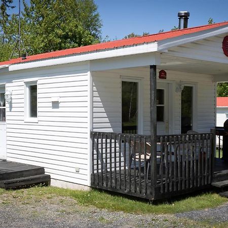 Camping Chalets Spas Pignons Rouges Saint Romain Exterior photo