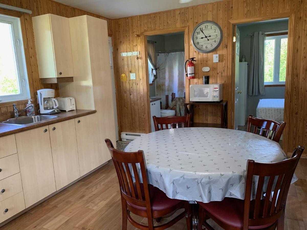 Camping Chalets Spas Pignons Rouges Saint Romain Exterior photo
