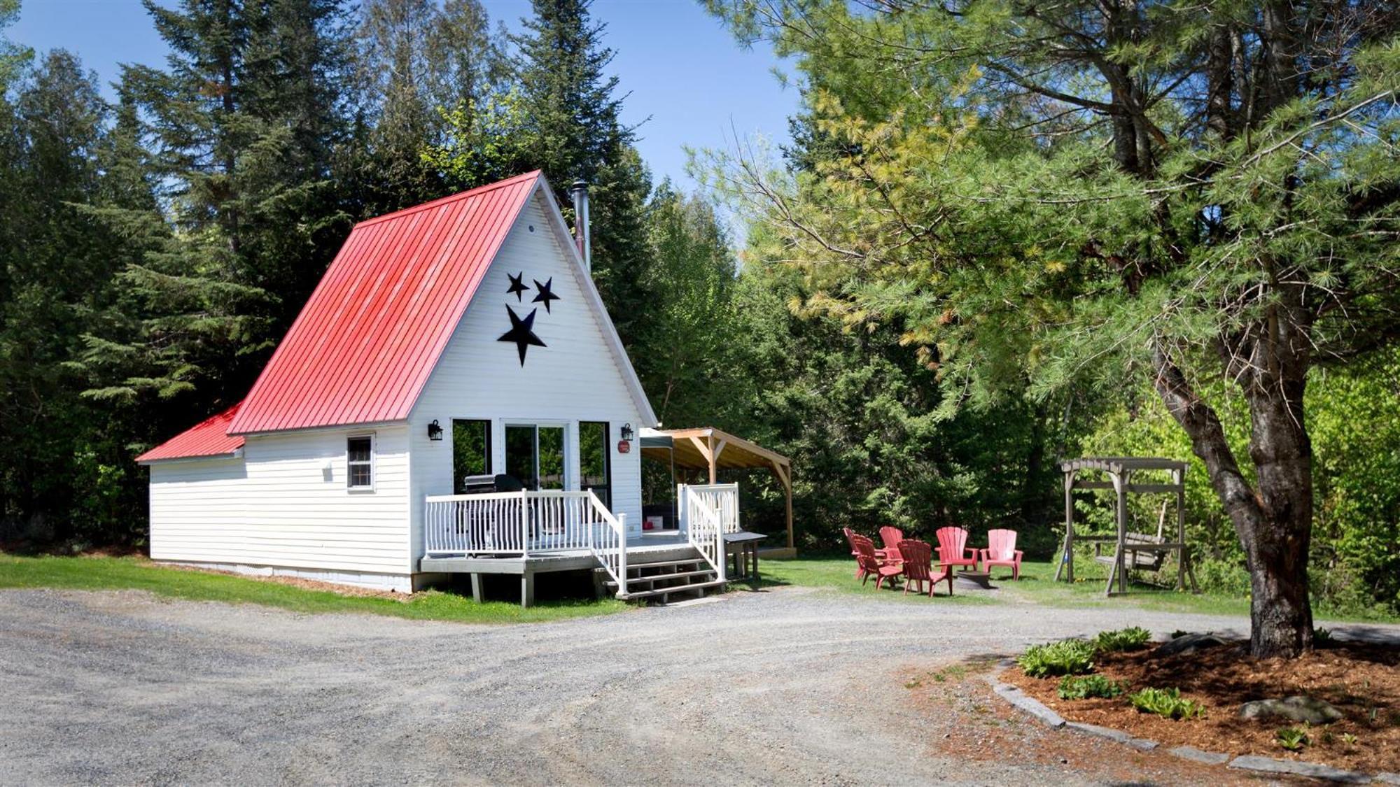Camping Chalets Spas Pignons Rouges Saint Romain Exterior photo